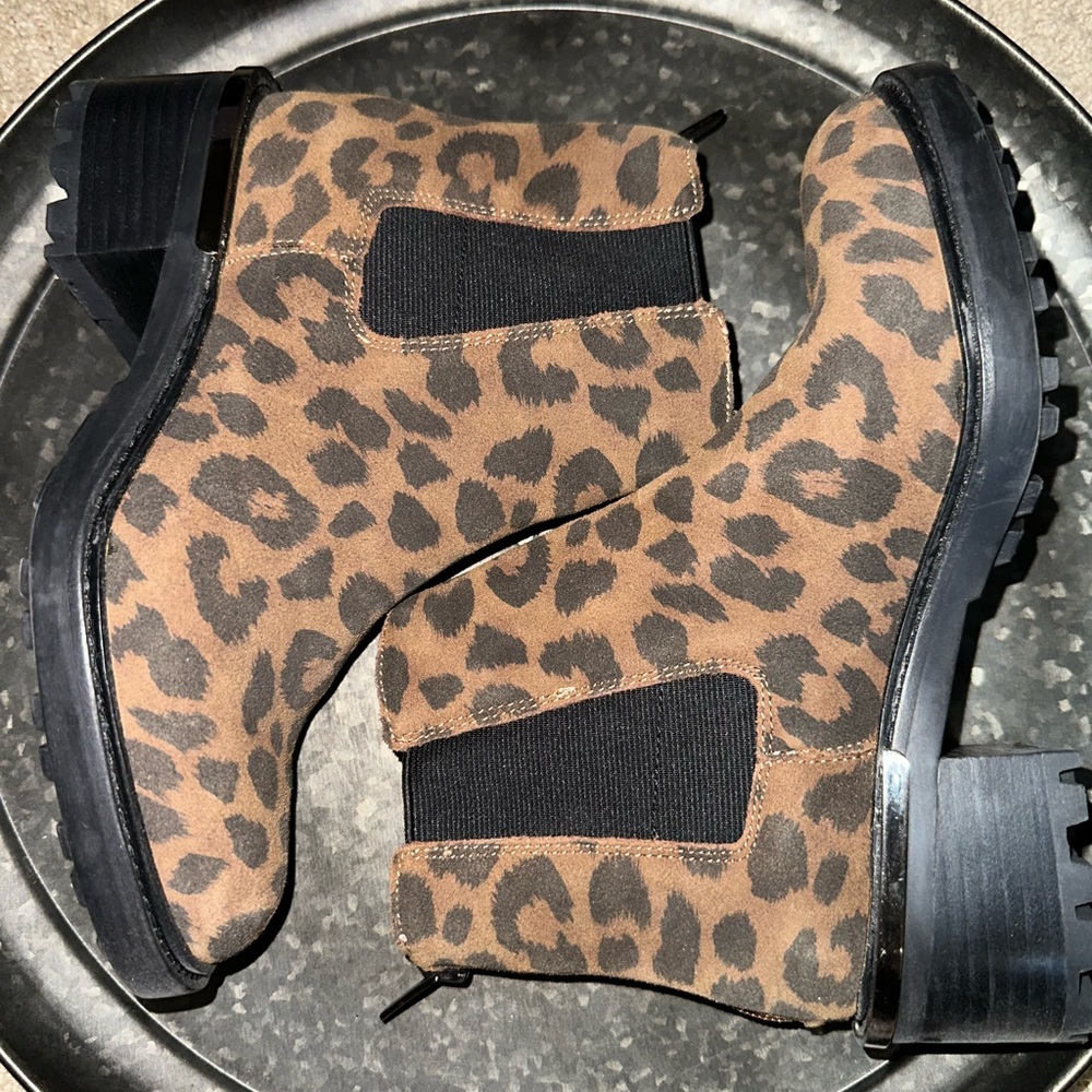 Vince camuto Chelsea boot